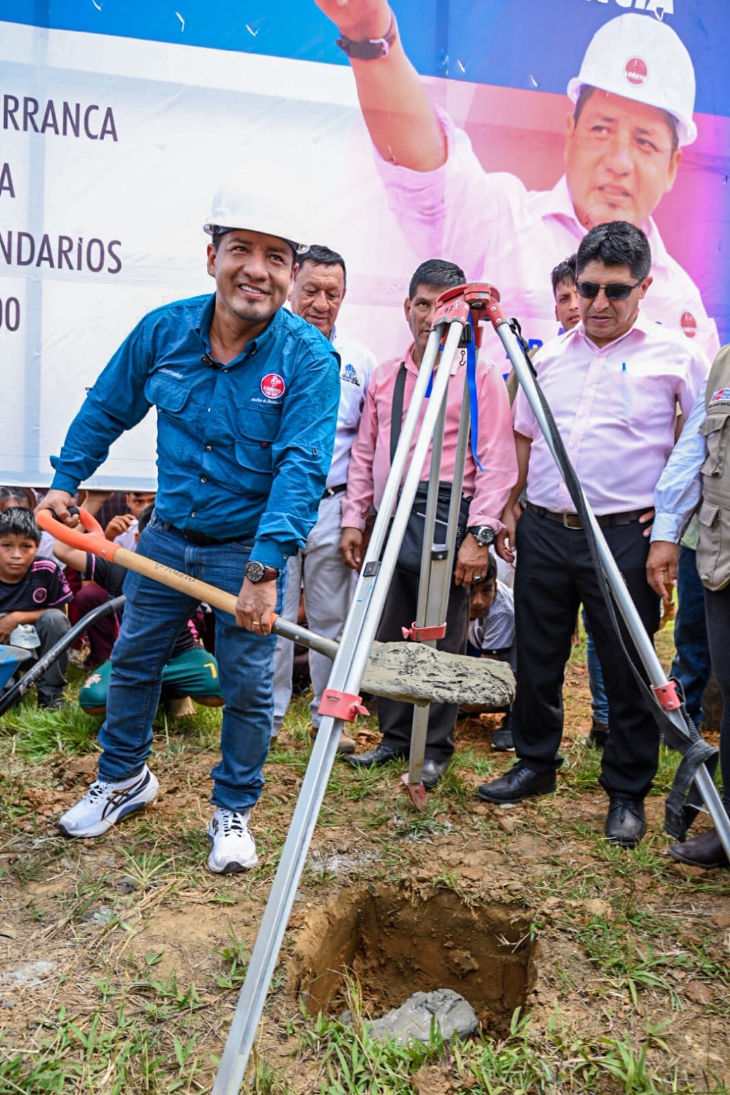 Gobernador Dr. René Chávez inicia proyecto educativo en san lorenzo con una inversión de s/ 35 millones de soles